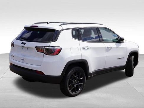 New 2025 Jeep Compass Latitude w/ Sun & Sound Group image 3