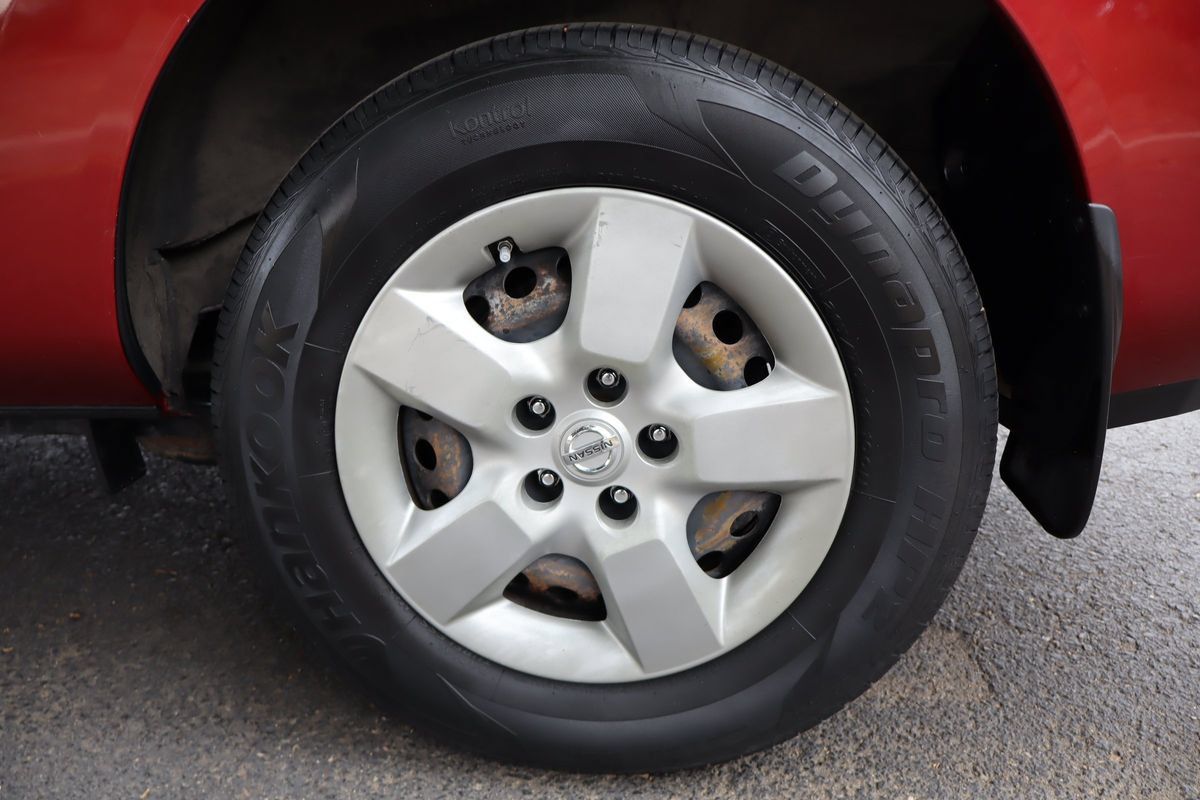 Used 2015 Nissan Rogue S AWD/4WD image 39