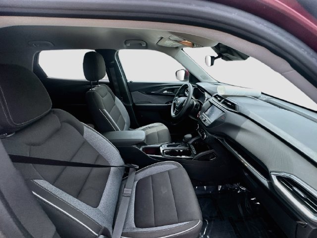 Used 2022 Chevrolet TrailBlazer LT w/ Confidence II Package FWD image 26