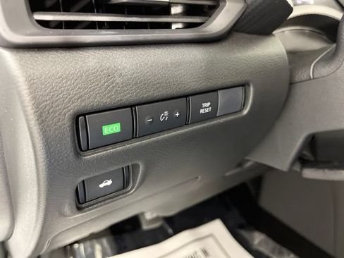 Certified 2025 Nissan Sentra S FWD image 30