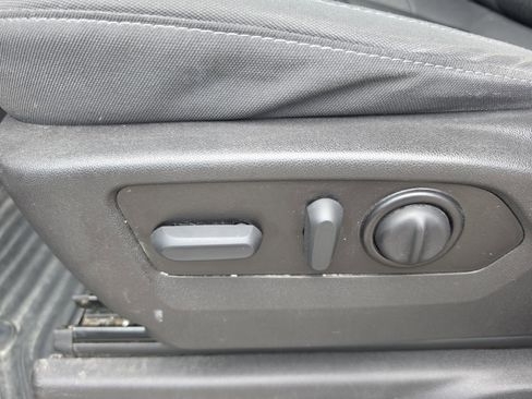 Used 2022 Chevrolet Silverado 1500 Custom RWD image 11