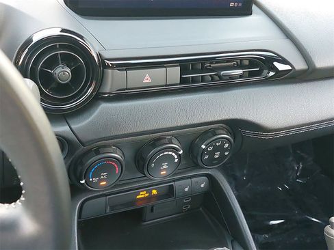 Used 2024 MAZDA MX-5 Miata Club w/ Interior Package image 21