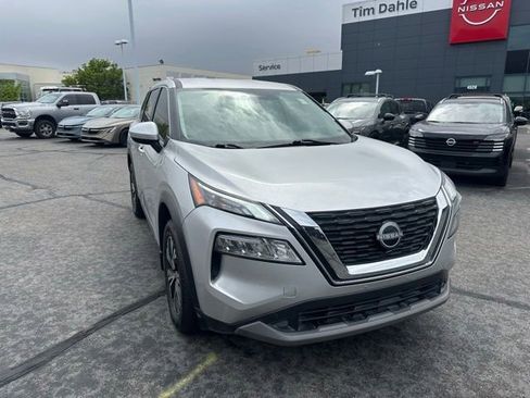 Used 2023 Nissan Rogue SV AWD/4WD image 2