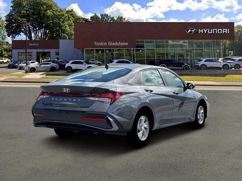 New 2026 Hyundai Elantra SE image 7
