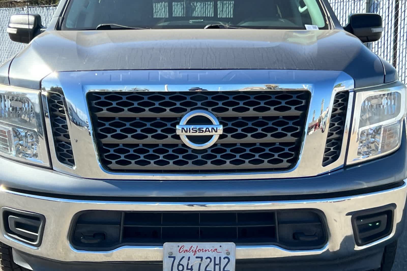 Used 2017 Nissan Titan SV AWD/4WD image 15