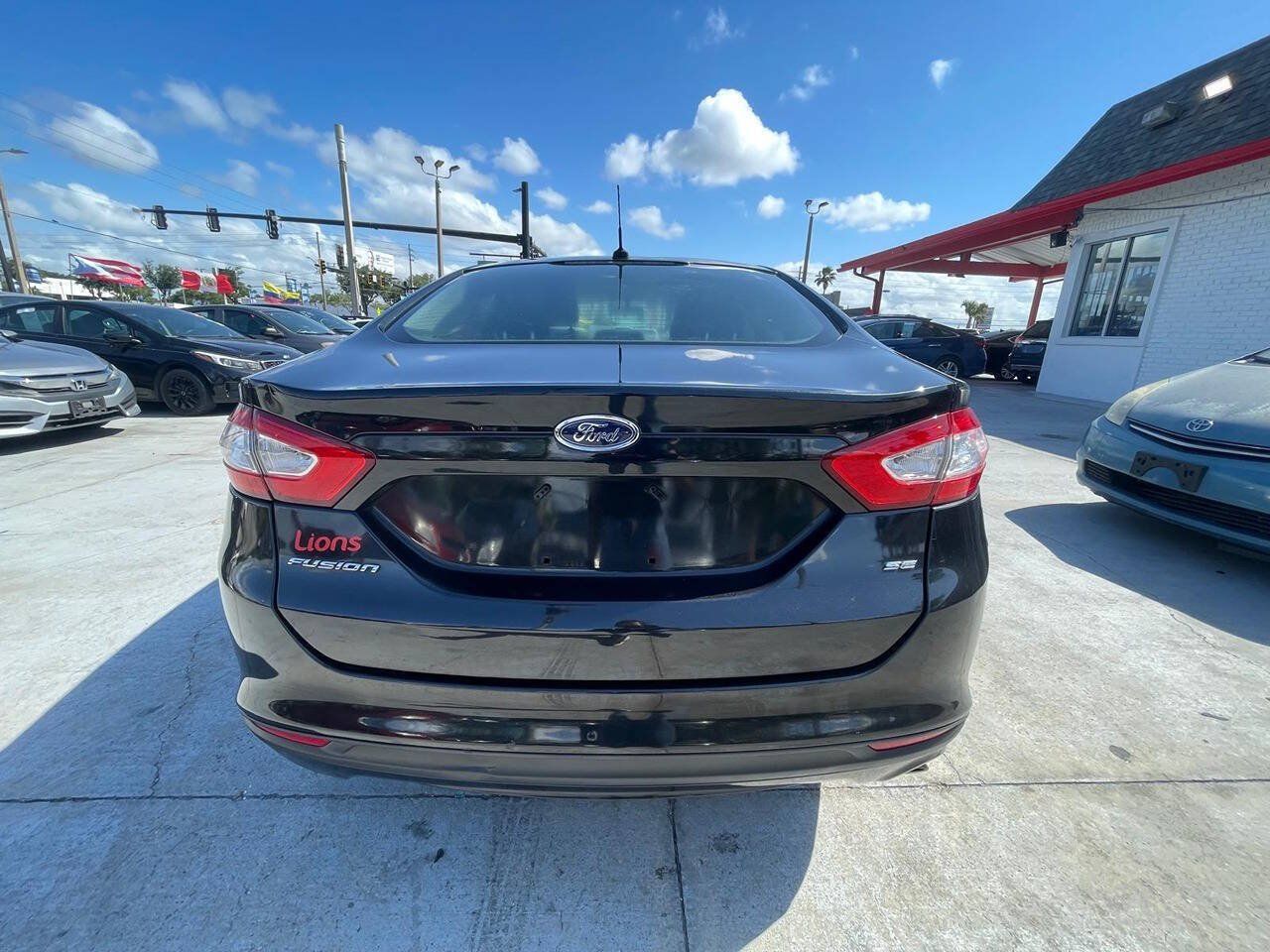 Used 2014 Ford Fusion SE FWD image 17