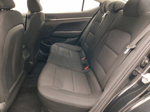 Used 2018 Hyundai Elantra SE FWD image 18