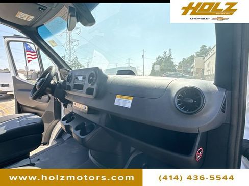 Used 2025 Mercedes-Benz Sprinter 2500 image 26