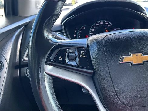 Used 2020 Chevrolet Trax LT w/ Driver Confidence Package AWD/4WD image 17