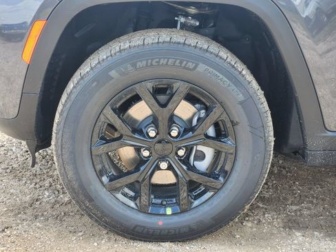 New 2026 Jeep Grand Cherokee Altitude RWD image 7