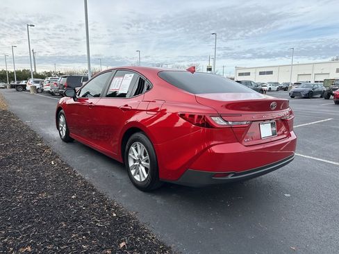 Certified 2025 Toyota Camry LE image 5