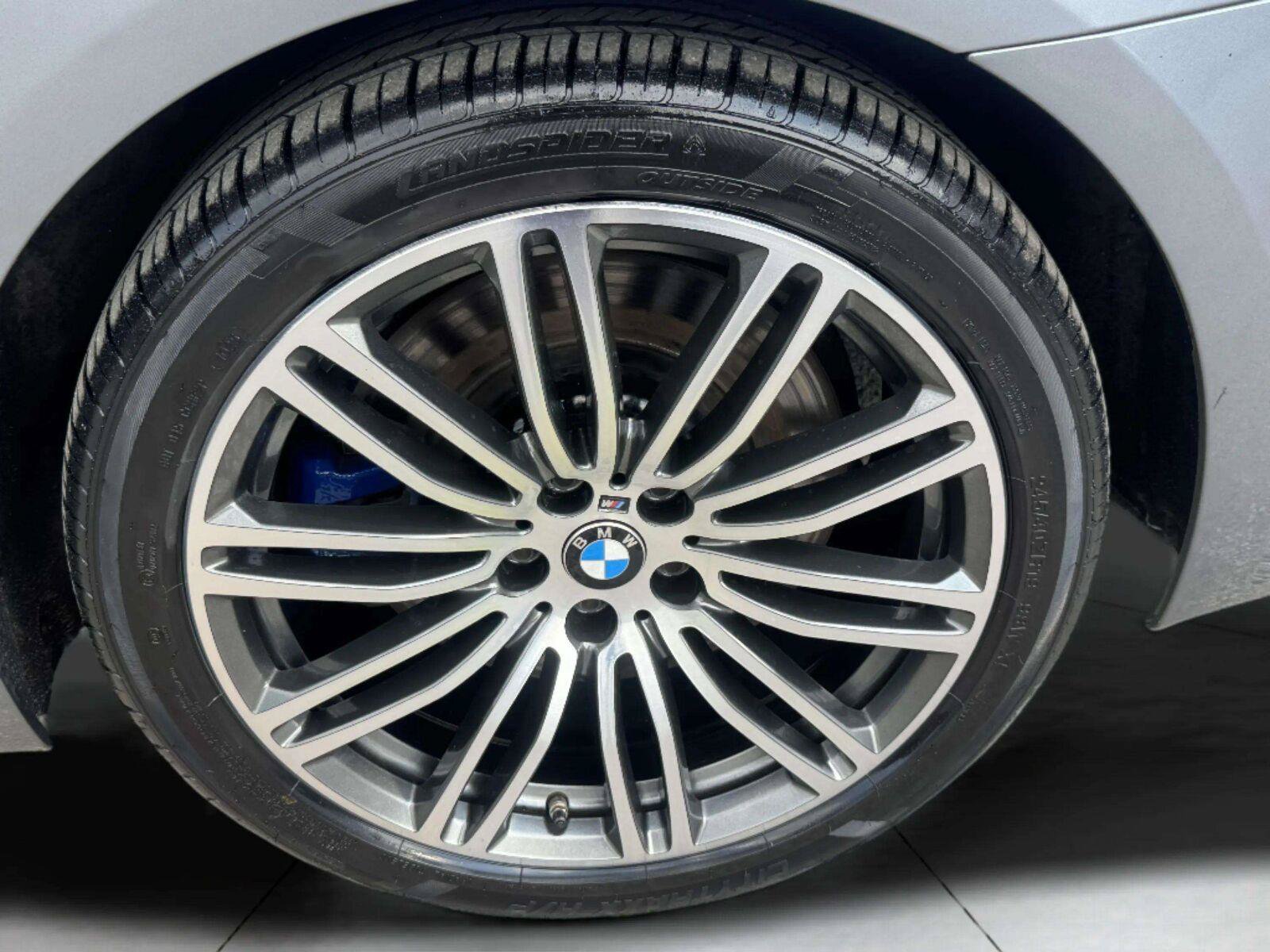 Used 2021 BMW M550i xDrive w/ Dynamic Handling Package AWD/4WD image 46
