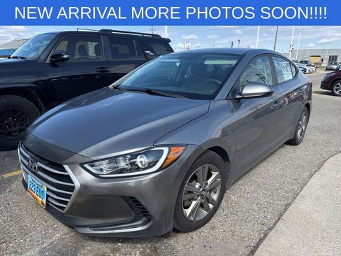 Used 2018 Hyundai Elantra SEL FWD image 3