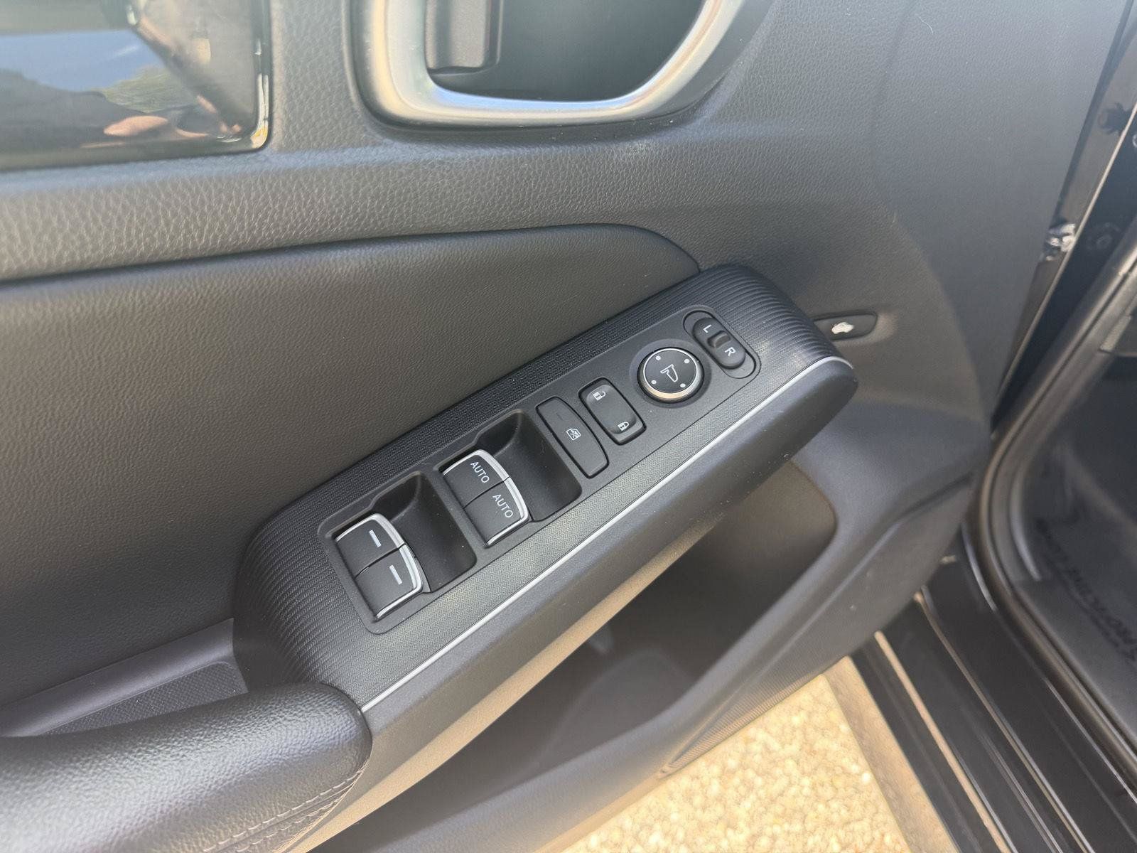 Used 2022 Honda Civic Touring image 13