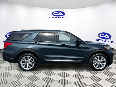 Used 2023 Ford Explorer Platinum w/ Technology Package AWD/4WD image 2