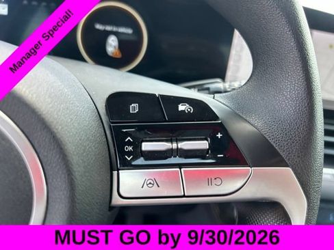 Used 2024 Hyundai Elantra SEL FWD image 18