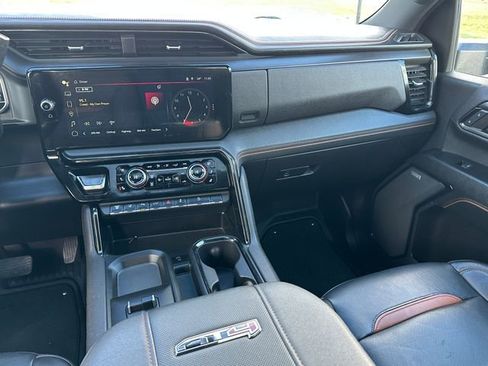 Used 2024 GMC Sierra 2500 AT4 w/ AT4 Premium Plus Package image 12