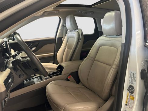 Used 2022 Lincoln Corsair Reserve w/ Elements Package FWD image 11