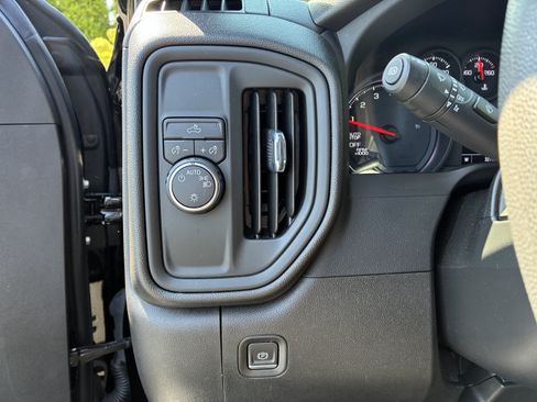 Used 2022 Chevrolet Silverado 1500 Custom RWD image 26