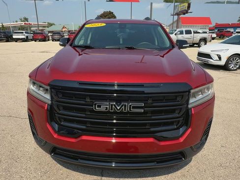 Used 2023 GMC Acadia SLE w/ Driver Convenience Package image 3