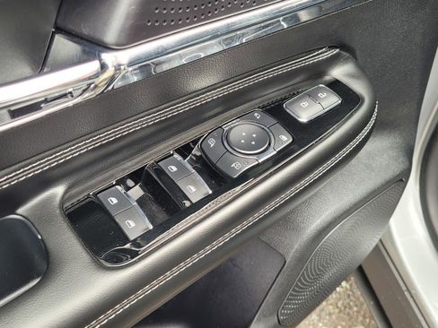 Used 2023 Lincoln Corsair Standard image 17