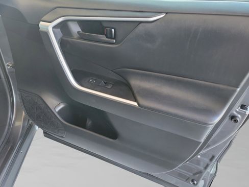 Used 2021 Toyota RAV4 LE image 36