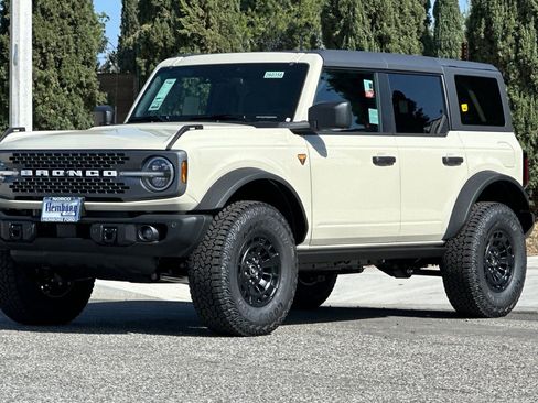 New 2026 Ford Bronco Badlands AWD/4WD image 8