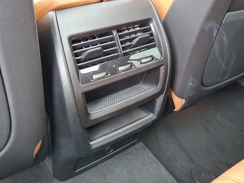 Used 2022 BMW X5 xDrive40i w/ Parking Assistance Package AWD/4WD image 11