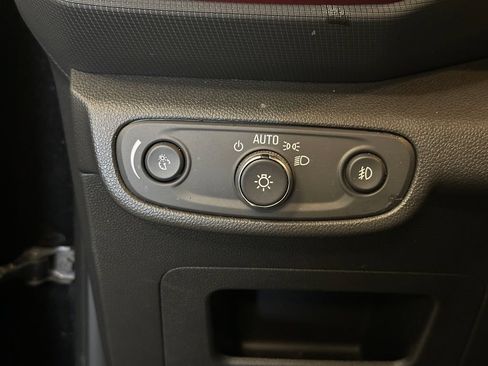 Used 2021 Chevrolet TrailBlazer RS w/ Sun and Liftgate Package FWD image 18