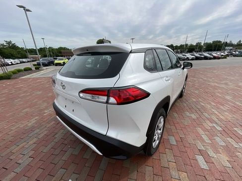 Used 2023 Toyota Corolla Cross L FWD image 11
