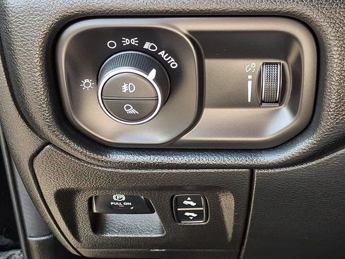 Used 2021 RAM 1500 Big Horn AWD/4WD image 27