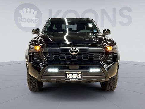 Used 2025 Toyota Tacoma TRD Off-Road w/ TRD Off Road Upgrade Package AWD/4WD image 4
