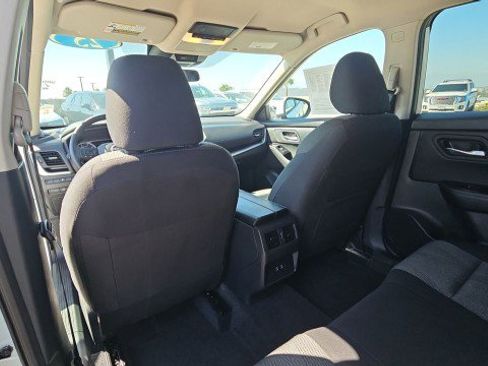 Used 2025 Nissan Rogue SV FWD image 20