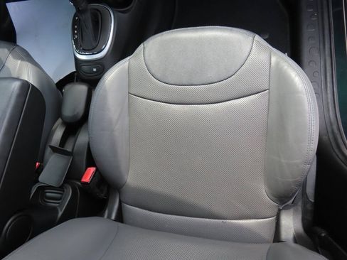 Used 2015 FIAT 500L Trekking FWD image 38