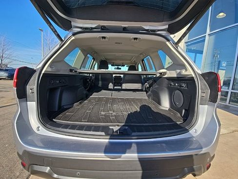 Used 2023 Subaru Forester Limited image 32