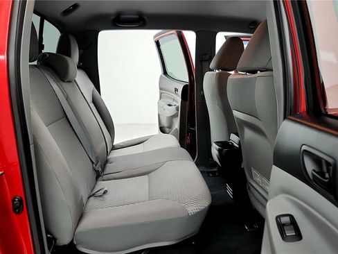 Used 2015 Toyota Tacoma 4x4 Double Cab w/ SR5 Package image 18