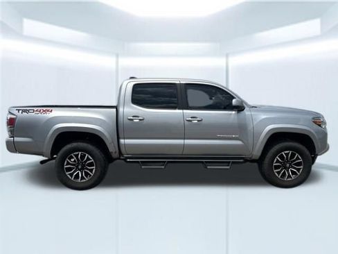 Used 2021 Toyota Tacoma TRD Sport w/ Technology Package AWD/4WD image 5