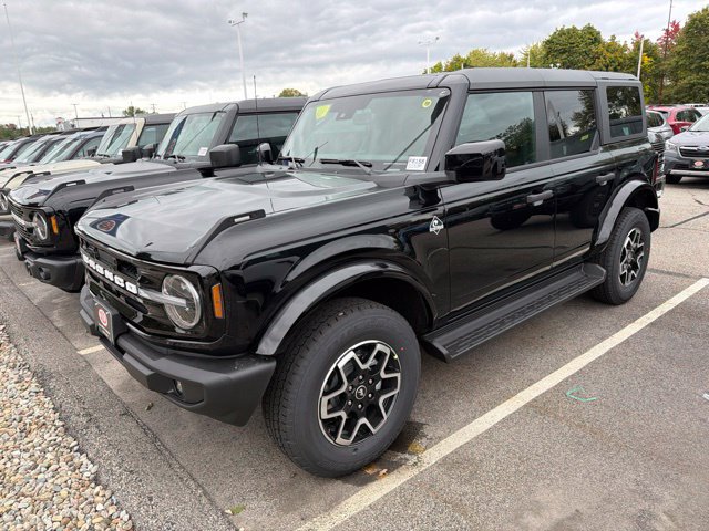 New 2026 Ford Bronco Outer Banks AWD/4WD image 3
