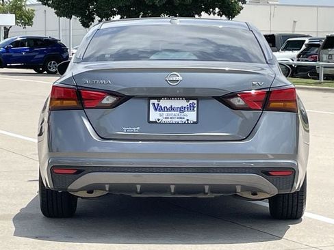 Used 2023 Nissan Altima 2.5 SV FWD image 5