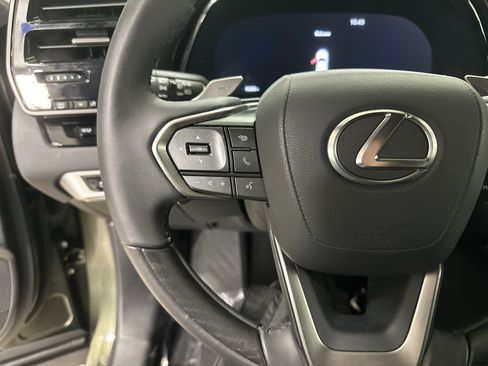 Used 2025 Lexus RX 350h w/ Accessory Package image 19
