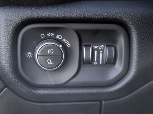 New 2026 RAM 1500 4x4 Crew Cab image 42