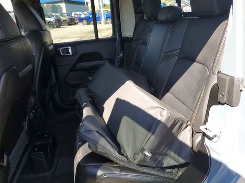 Used 2025 Jeep Gladiator Sport AWD/4WD image 23