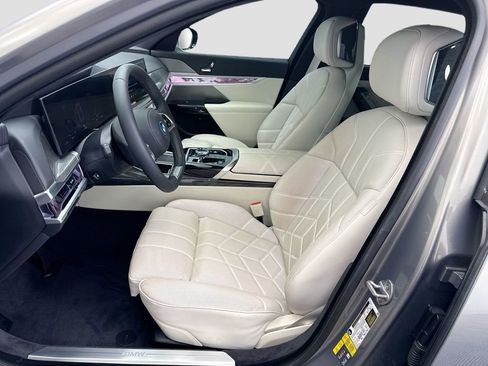 Certified 2024 BMW i7 xDrive60 image 18