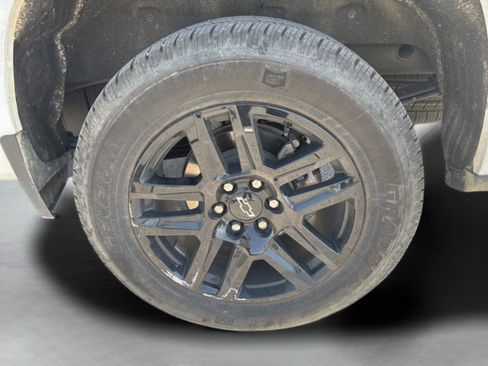 Used 2025 Chevrolet Silverado 1500 Custom RWD image 41