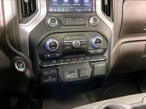 Used 2021 GMC Sierra 1500 SLT w/ X31 Off-Road Package AWD/4WD image 9