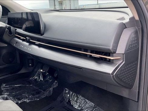 Used 2023 Nissan Ariya AWD image 20