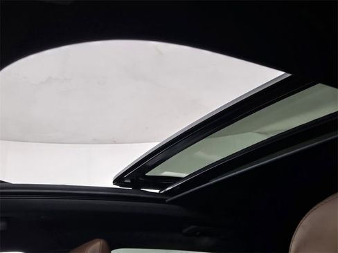 Used 2022 Lincoln Nautilus Reserve w/ Luxury Package image 16