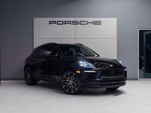 Certified 2024 Porsche Macan S image 9