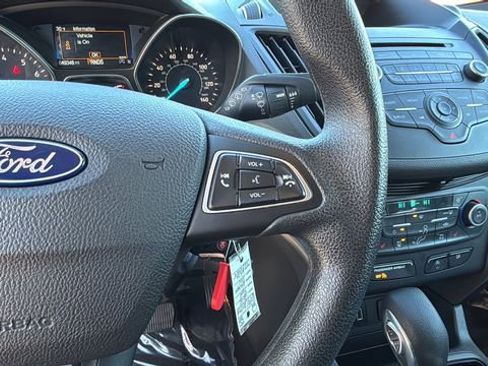 Used 2018 Ford Escape SE image 24