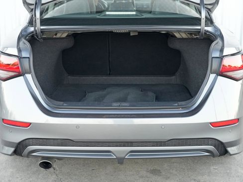 Used 2023 Nissan Sentra SR w/ SR Premium Package image 9